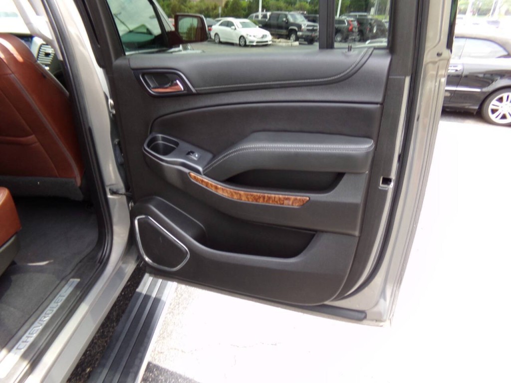 2019 Chevrolet Suburban Image 35