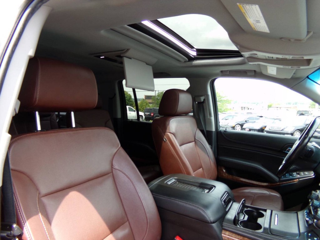2019 Chevrolet Suburban Image 38