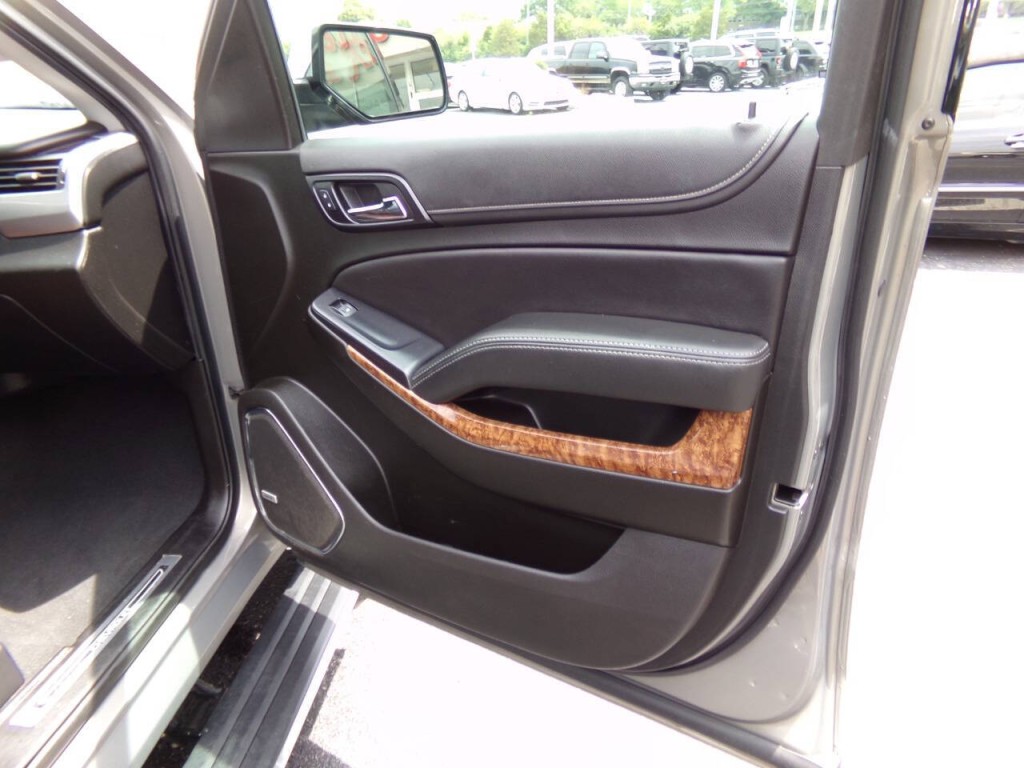 2019 Chevrolet Suburban Image 39