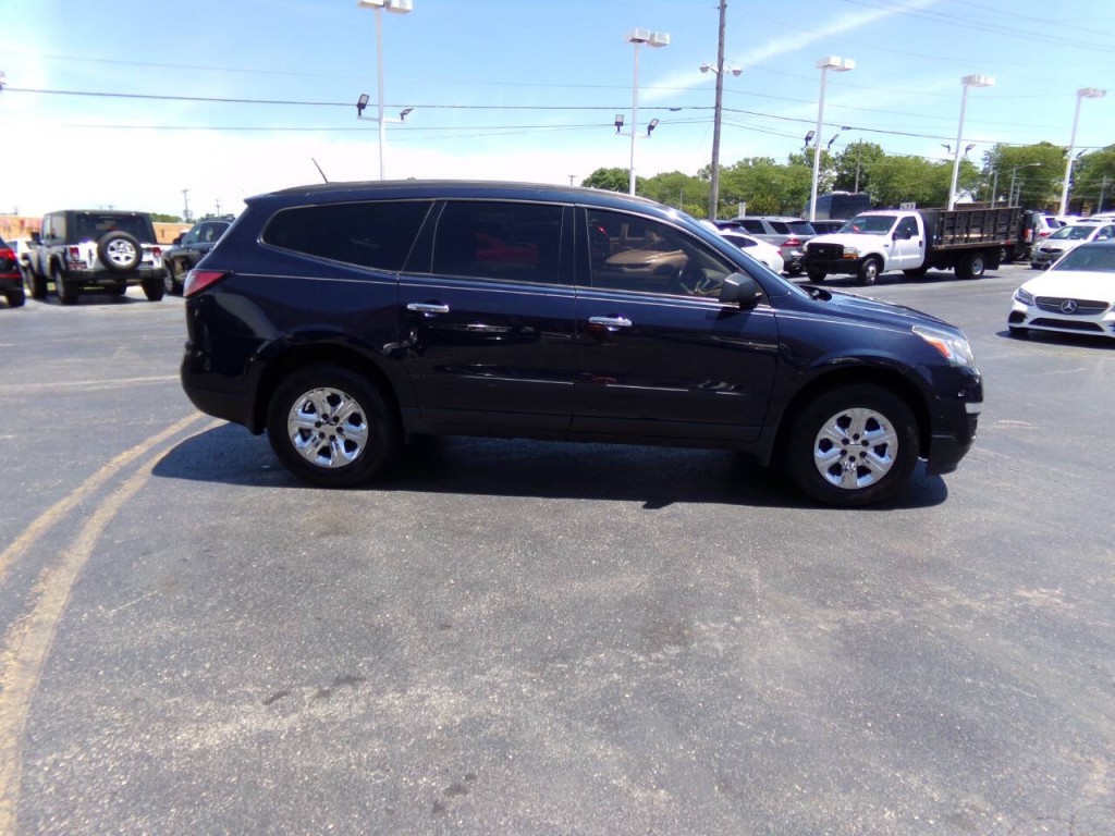 2017 Chevrolet Traverse Image 3