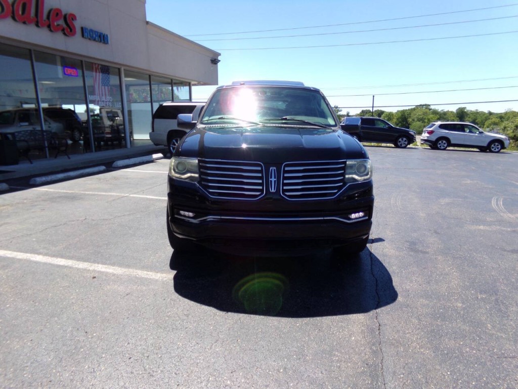 2016 Lincoln Navigator Image 3