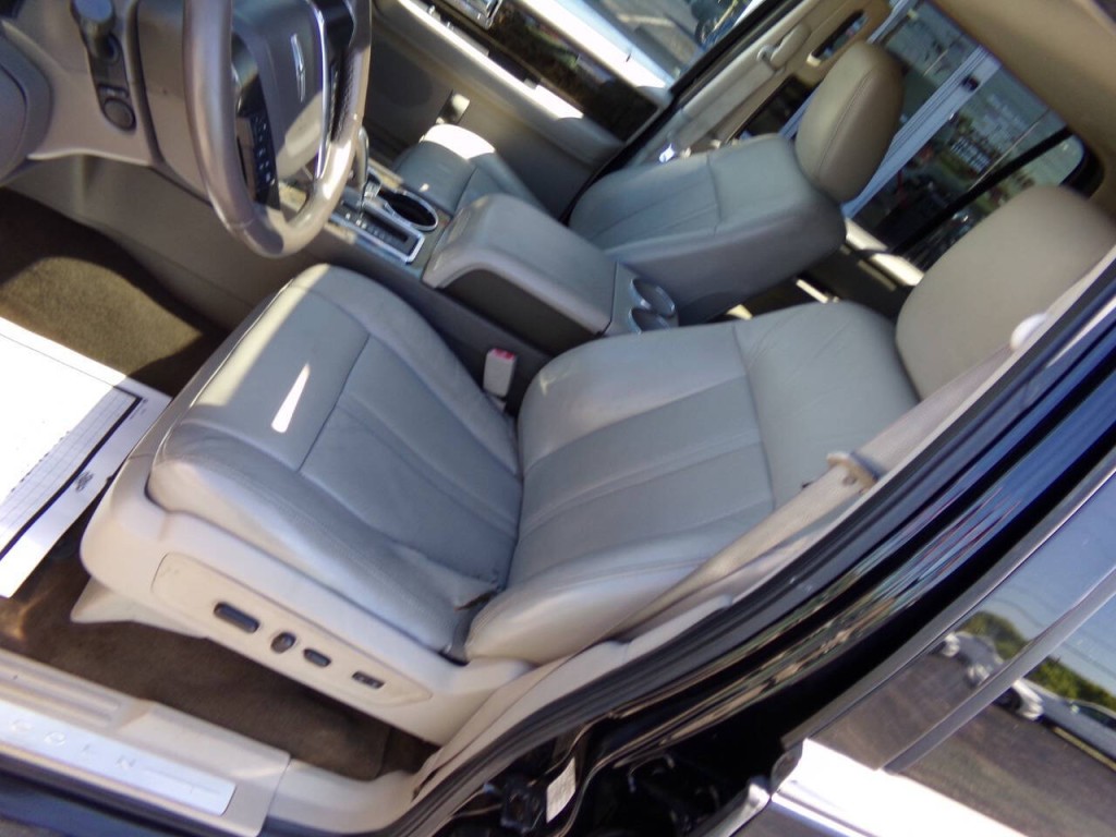 2016 Lincoln Navigator Image 11