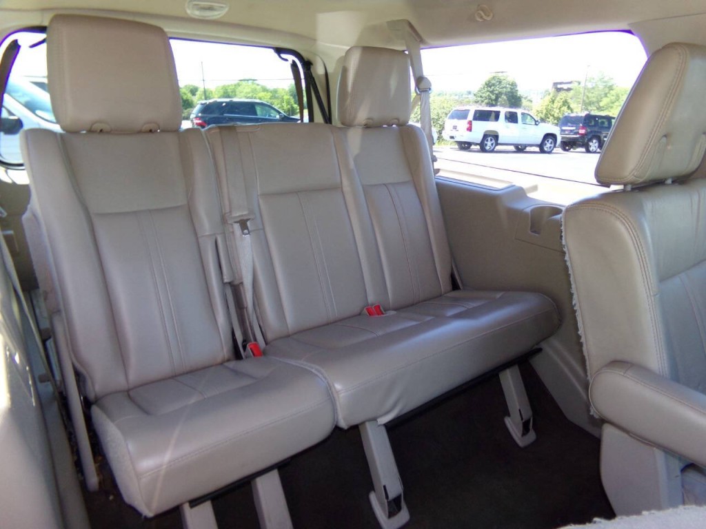 2016 Lincoln Navigator Image 27