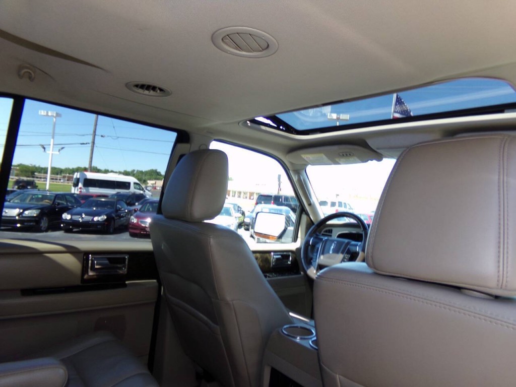 2016 Lincoln Navigator Image 29