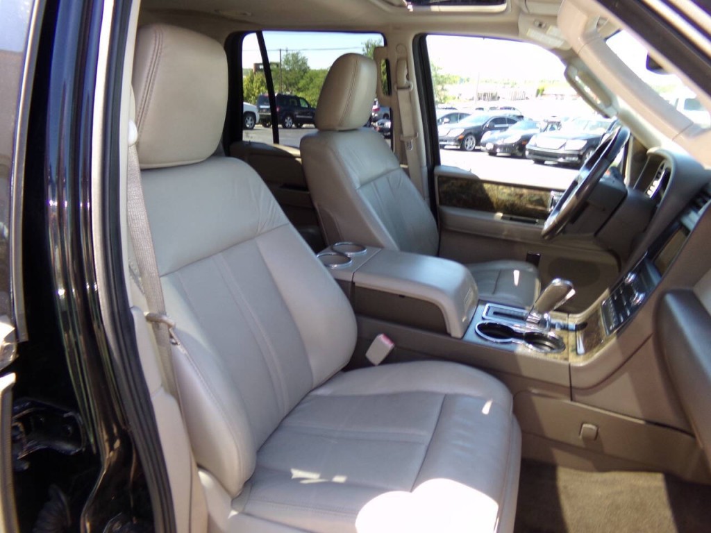 2016 Lincoln Navigator Image 33