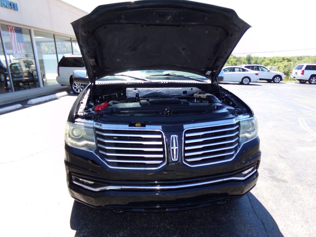 2016 Lincoln Navigator Image 39