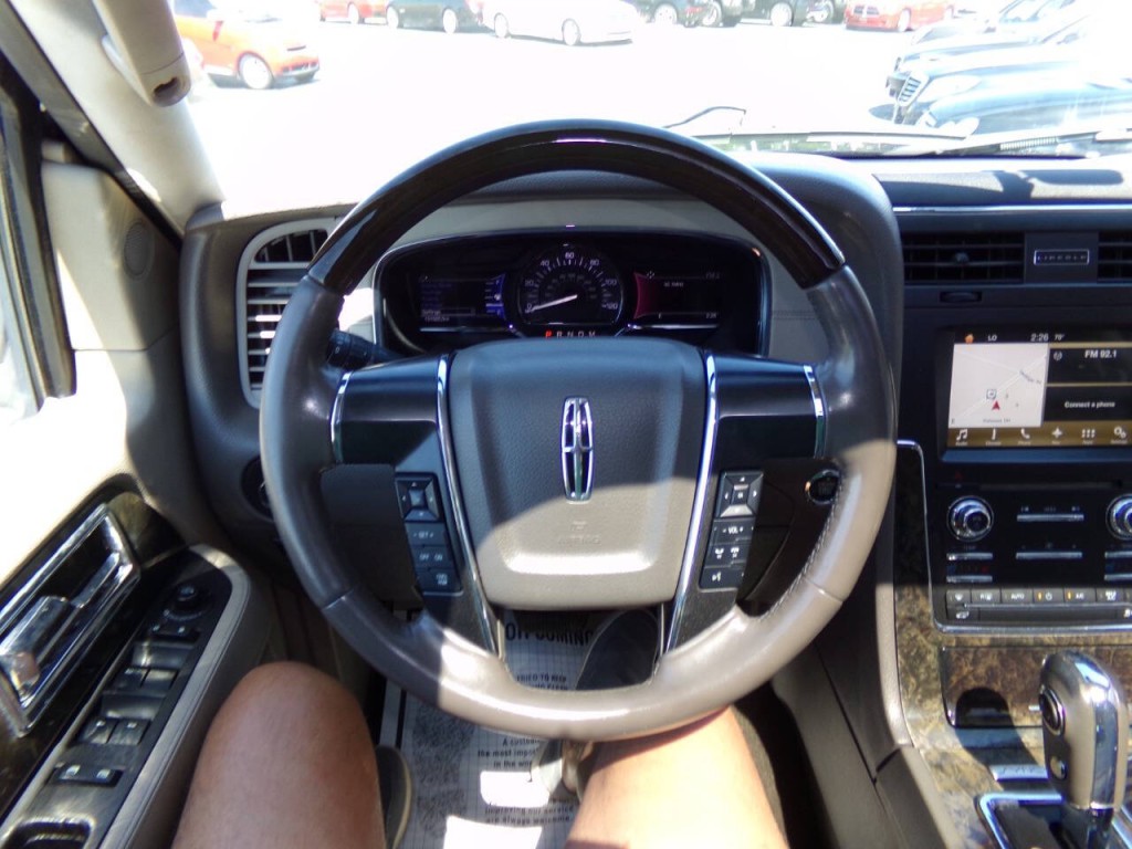 2016 Lincoln Navigator Image 59