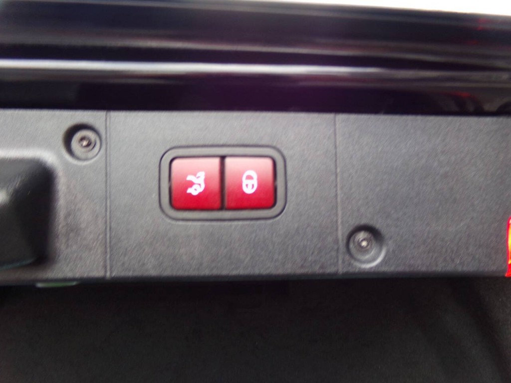 2013 Mercedes-Benz S-Class Image 25
