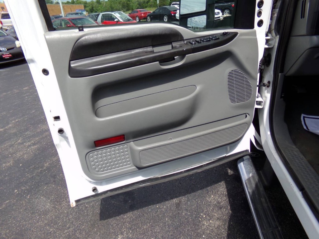 2005 Ford F-250 Image 12