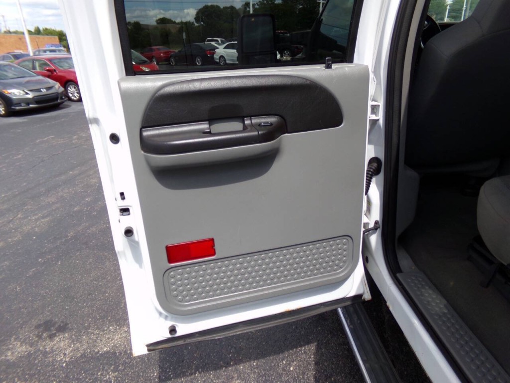 2005 Ford F-250 Image 17