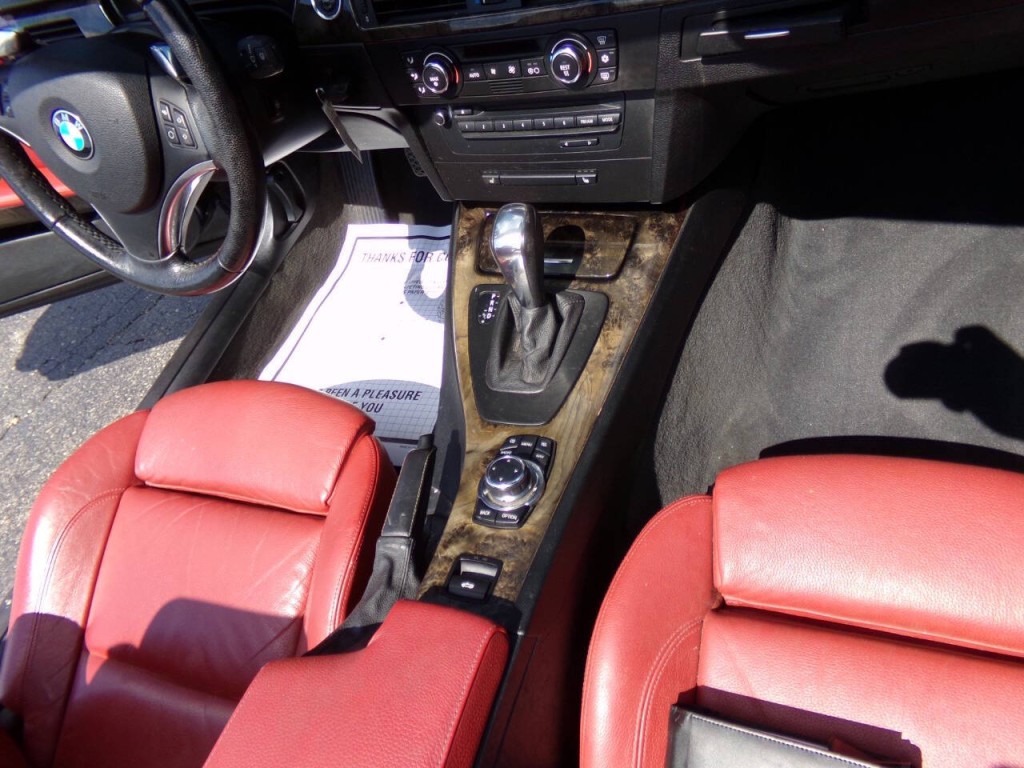 2009 BMW 3 Series Image 30