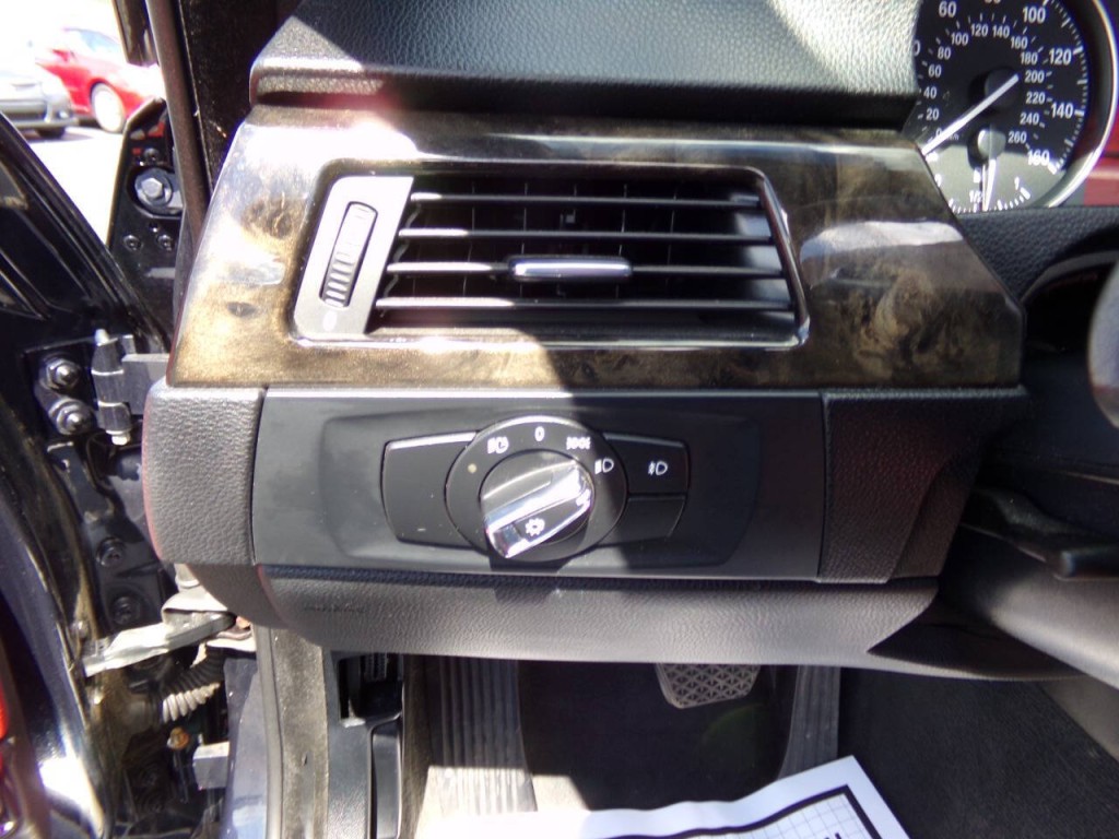 2009 BMW 3 Series Image 40