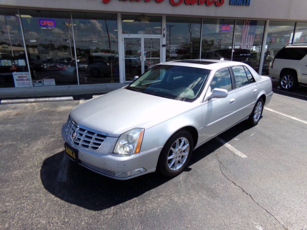 2010 Cadillac DTS Image 7