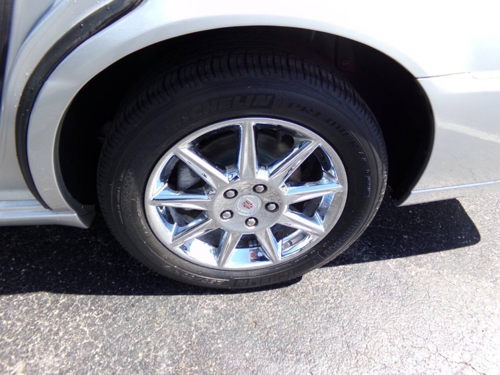 2010 Cadillac DTS Image 14