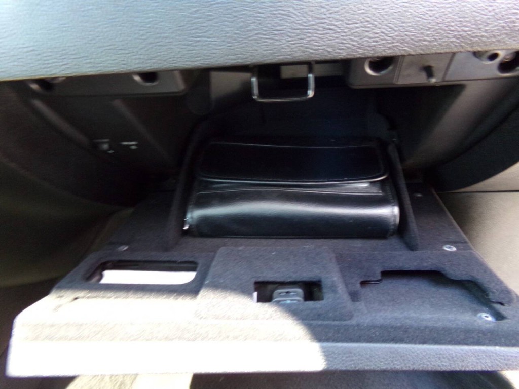 2010 Cadillac DTS Image 37