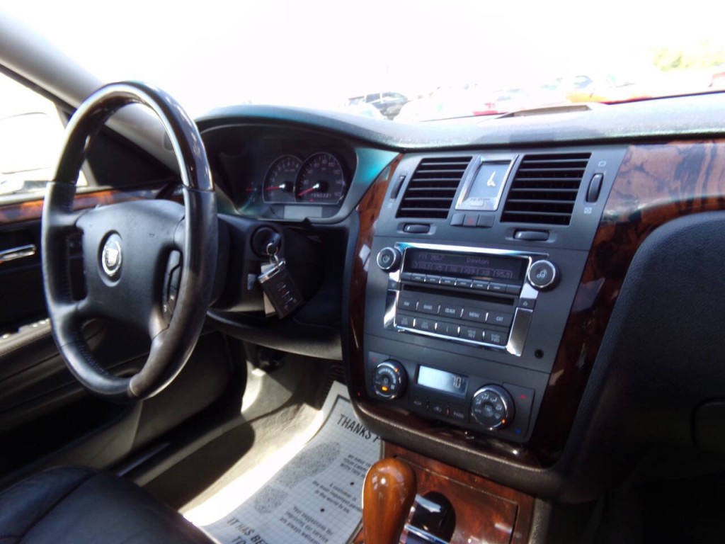 2010 Cadillac DTS Image 38