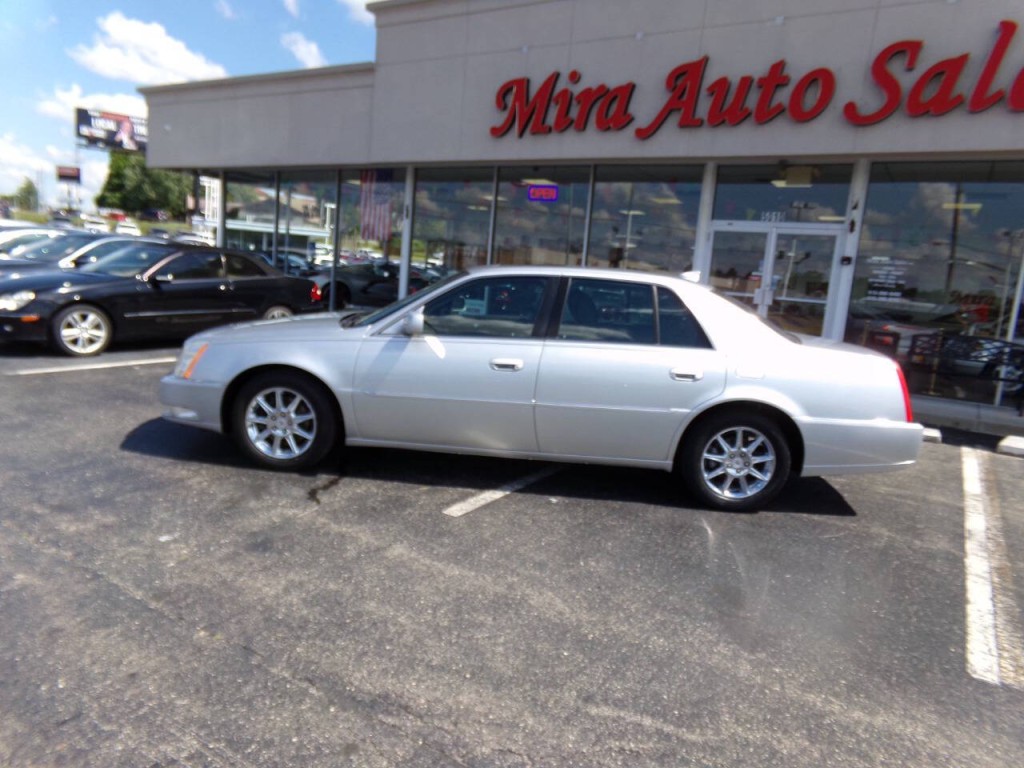 2010 Cadillac DTS Image 48