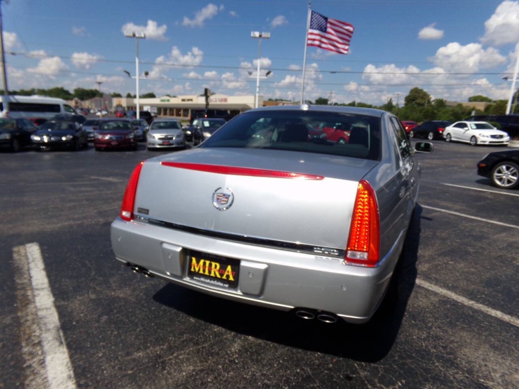 2010 Cadillac DTS Image 50