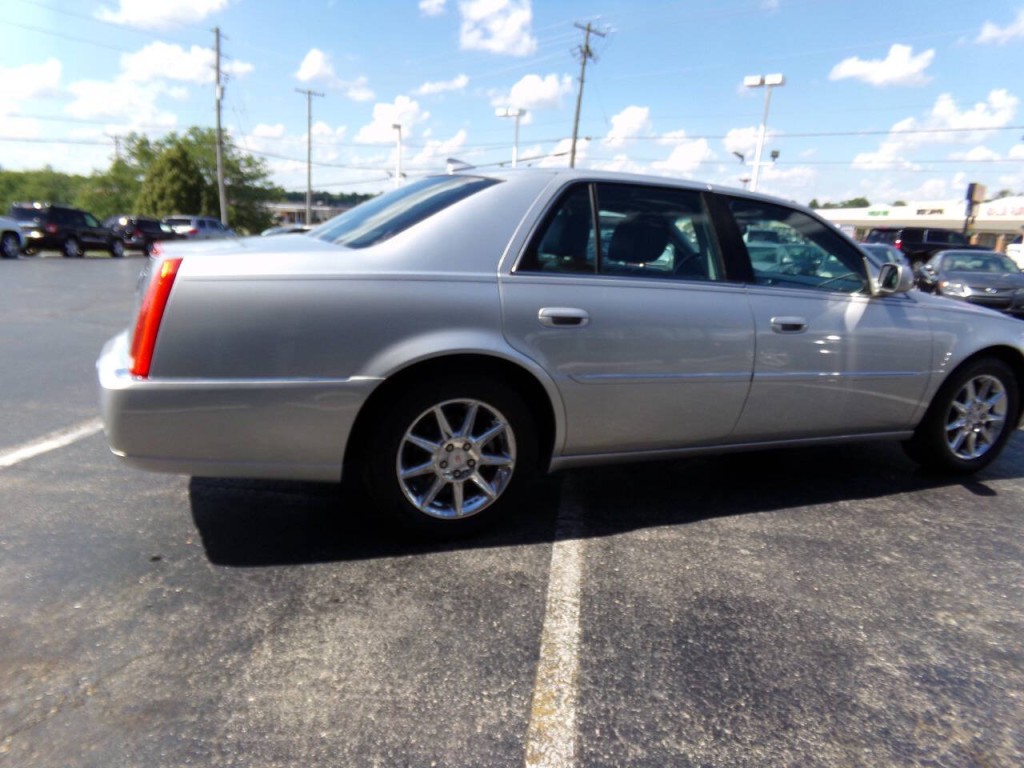 2010 Cadillac DTS Image 51