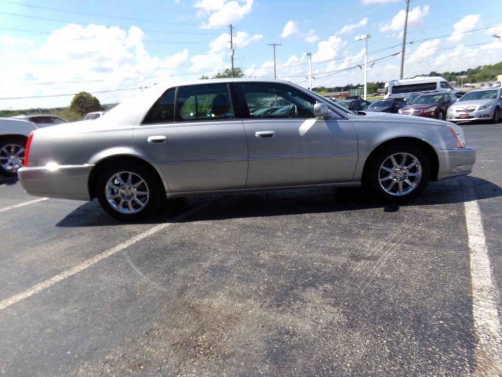 2010 Cadillac DTS Image 52