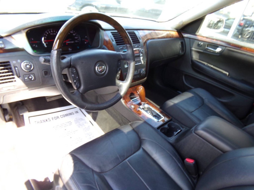 2010 Cadillac DTS Image 56