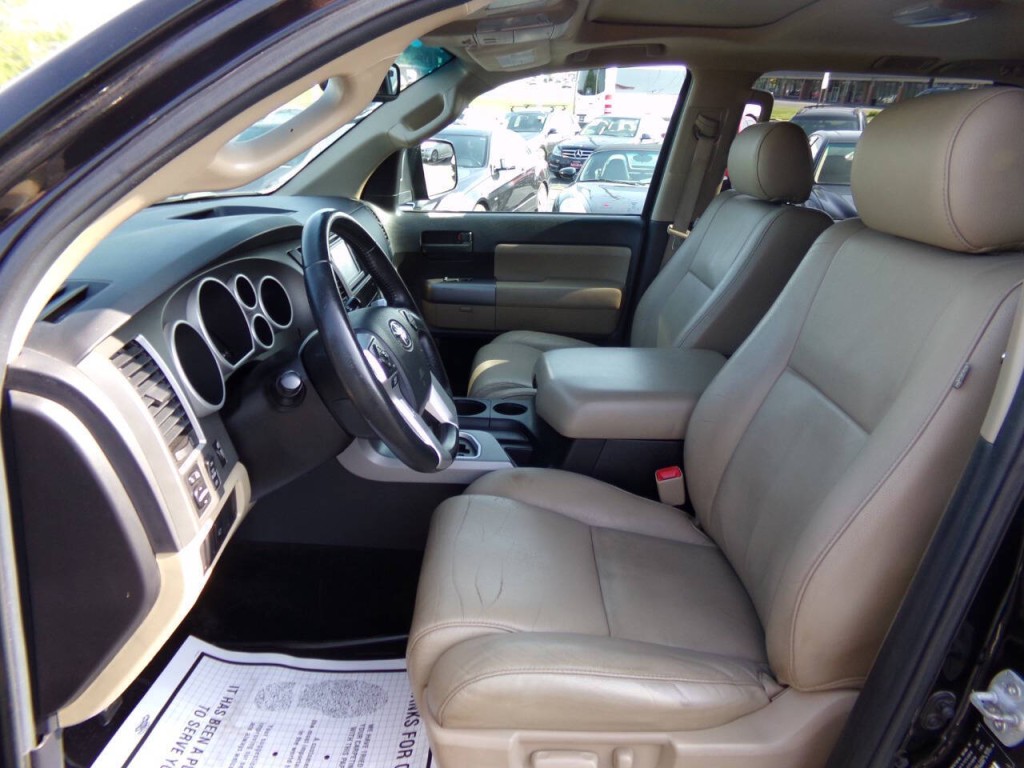 2015 Toyota Sequoia Image 6