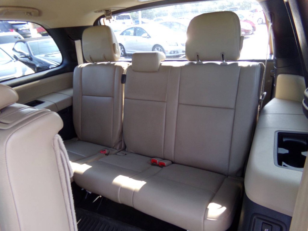 2015 Toyota Sequoia Image 9