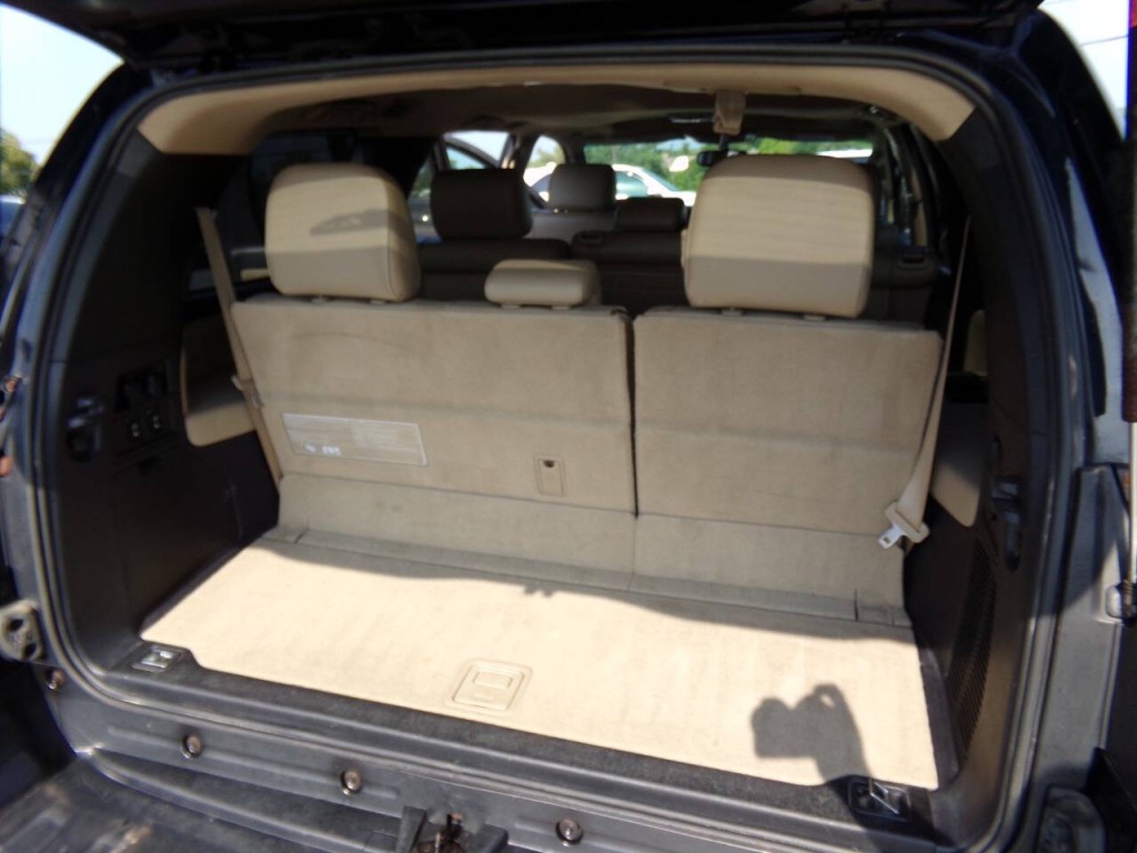 2015 Toyota Sequoia Image 16