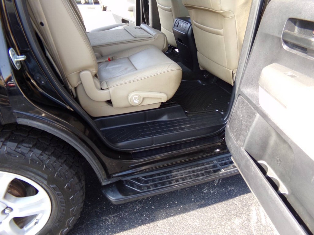 2015 Toyota Sequoia Image 26