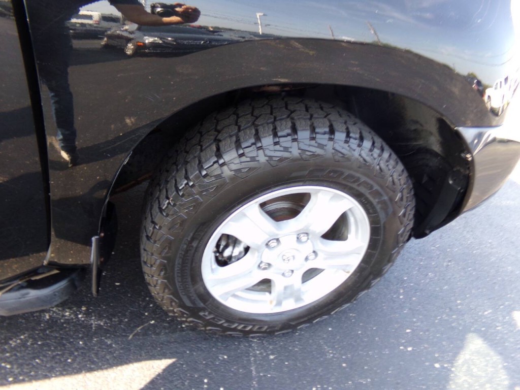2015 Toyota Sequoia Image 27