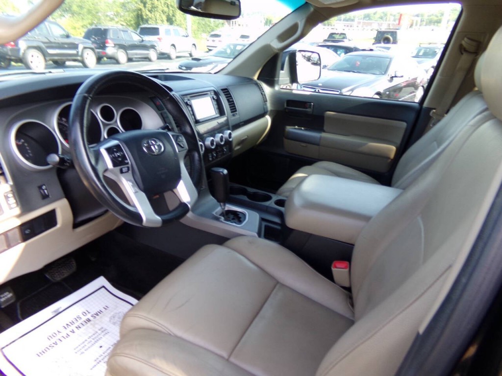 2015 Toyota Sequoia Image 51