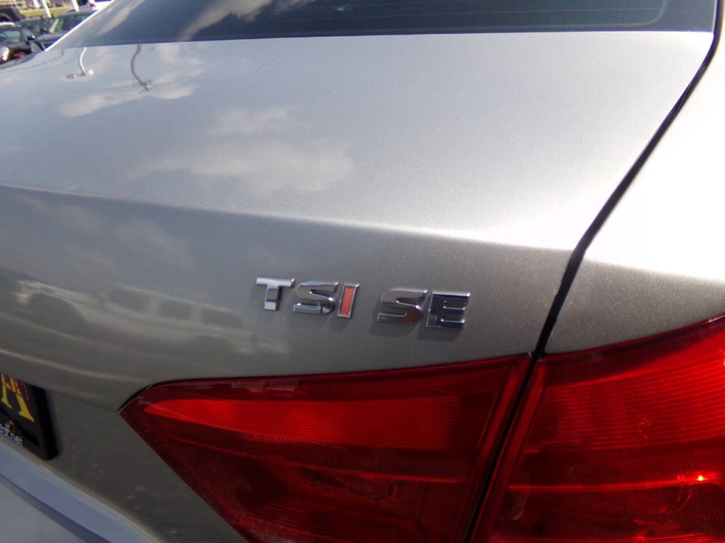 2014 Volkswagen Passat Image 4