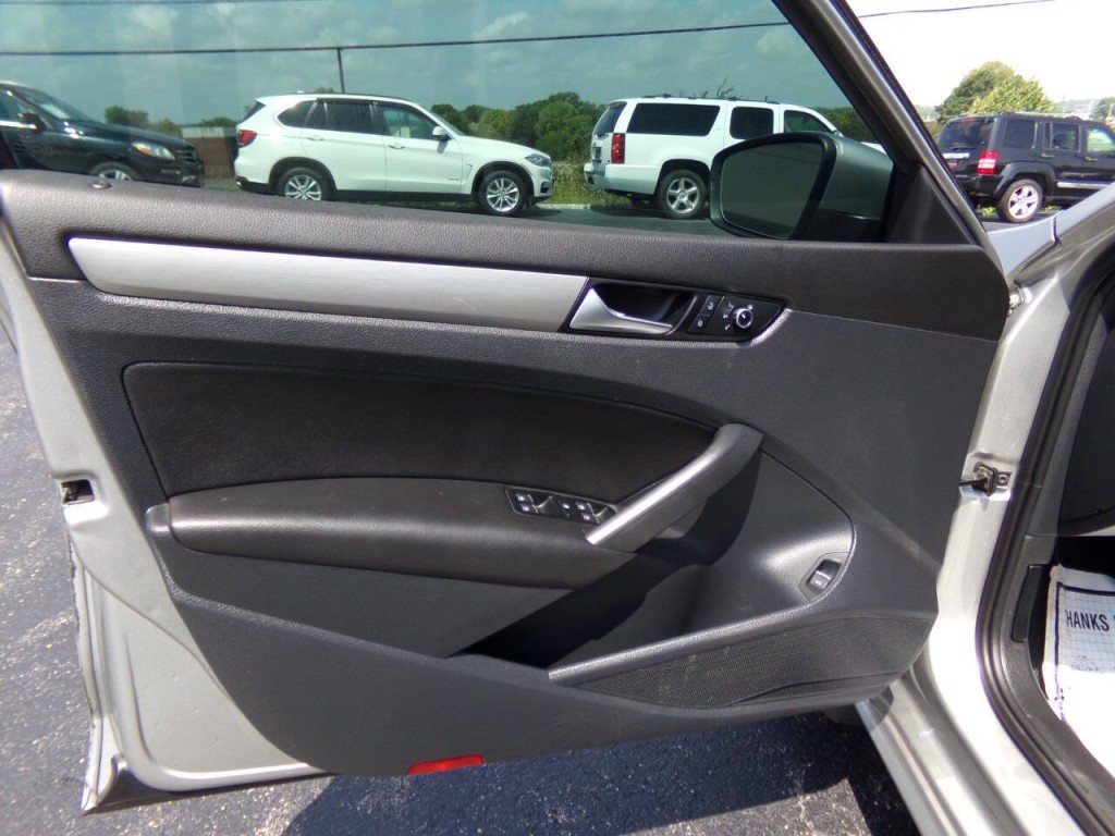 2014 Volkswagen Passat Image 11