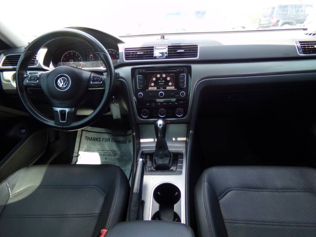2014 Volkswagen Passat Image 29