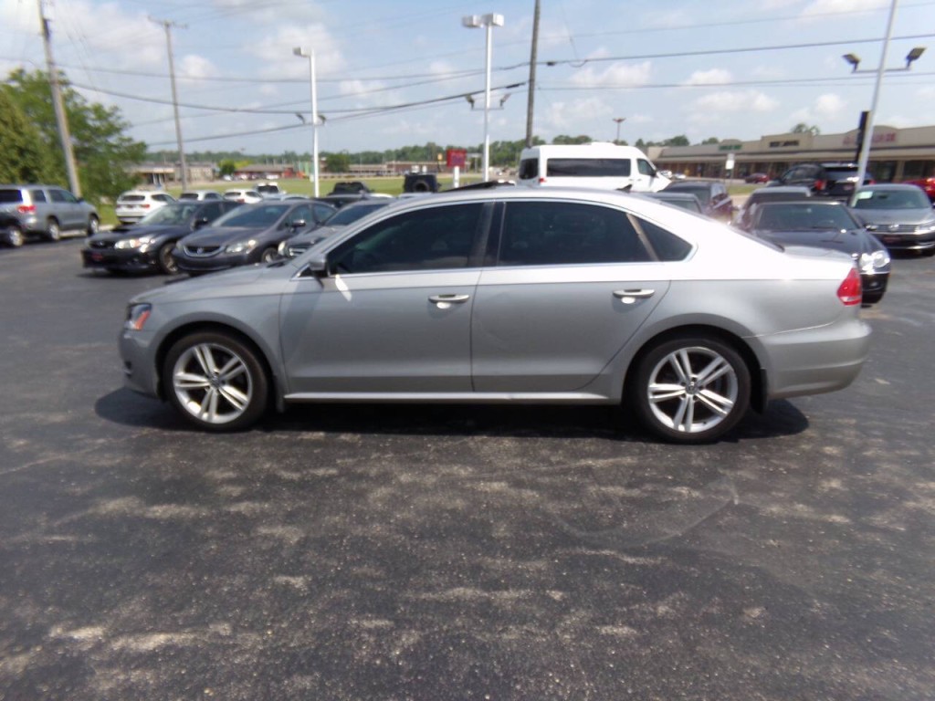 2014 Volkswagen Passat Image 44