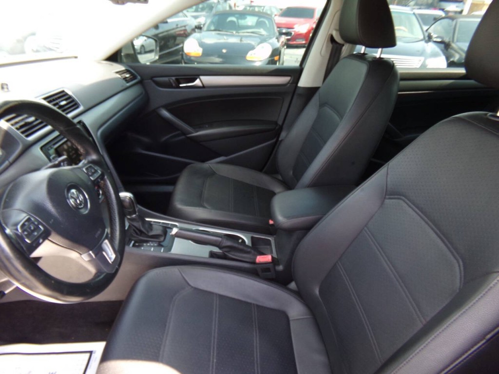 2014 Volkswagen Passat Image 46