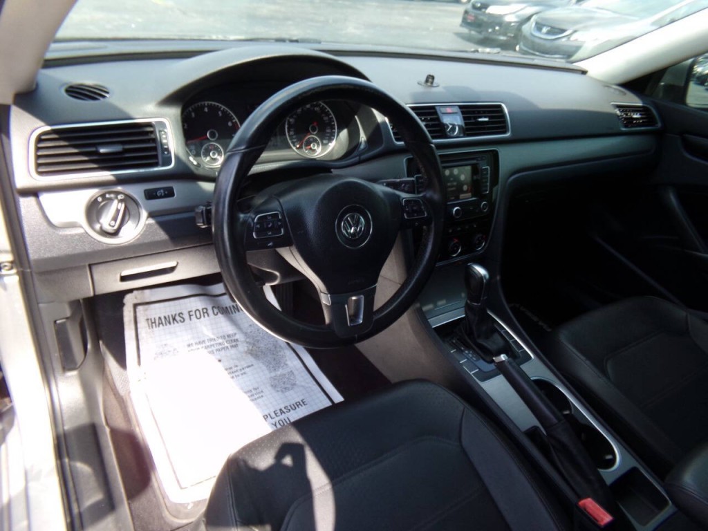 2014 Volkswagen Passat Image 47