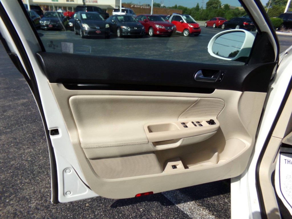 2014 Volkswagen Jetta Image 11