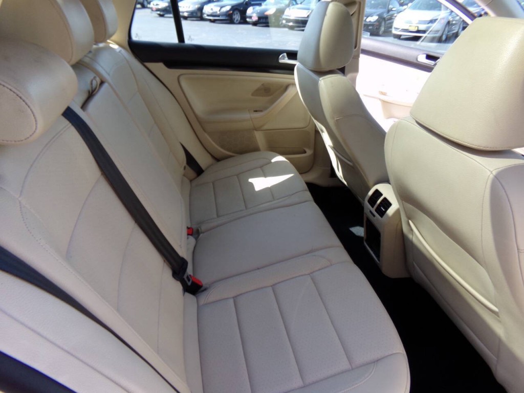 2014 Volkswagen Jetta Image 16