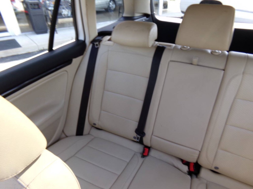 2014 Volkswagen Jetta Image 35