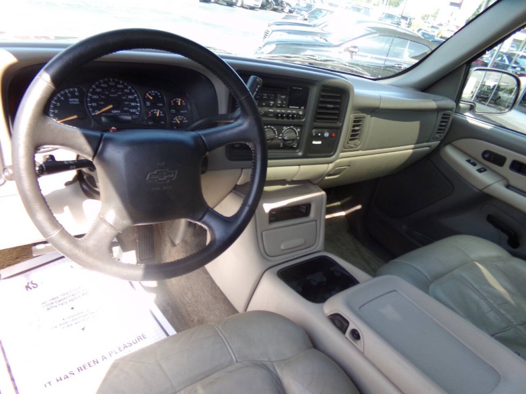 2002 Chevrolet Tahoe Image 6