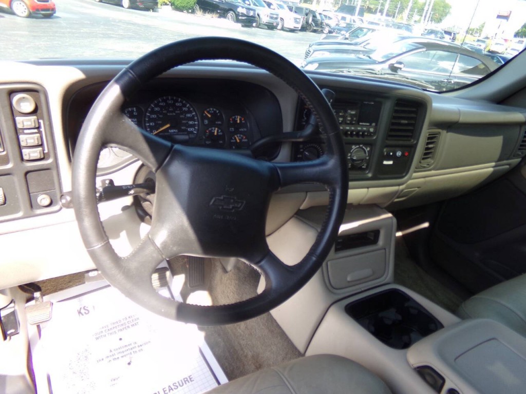 2002 Chevrolet Tahoe Image 62
