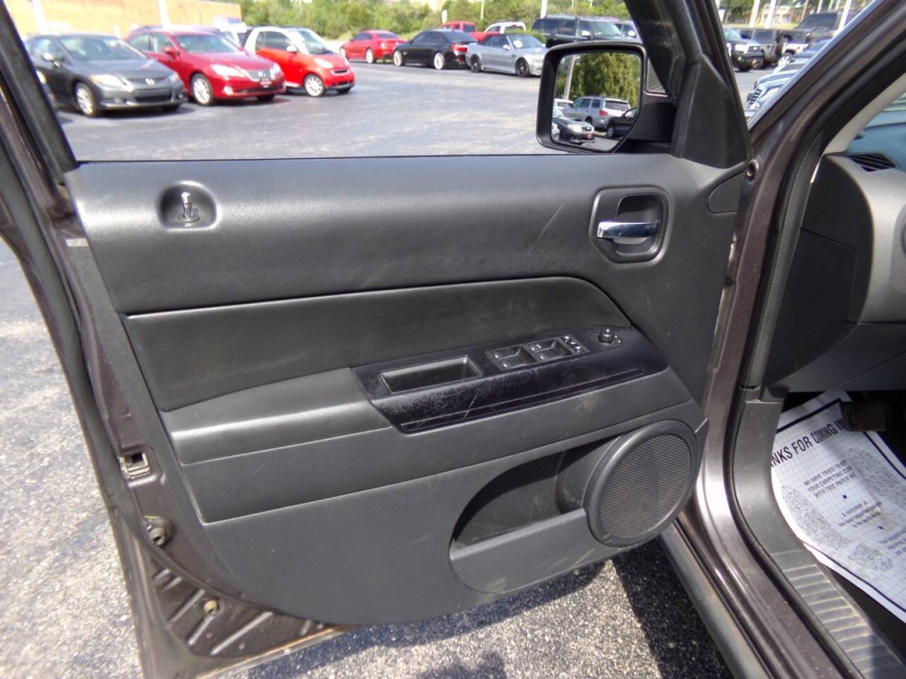 2016 Jeep Patriot Image 11