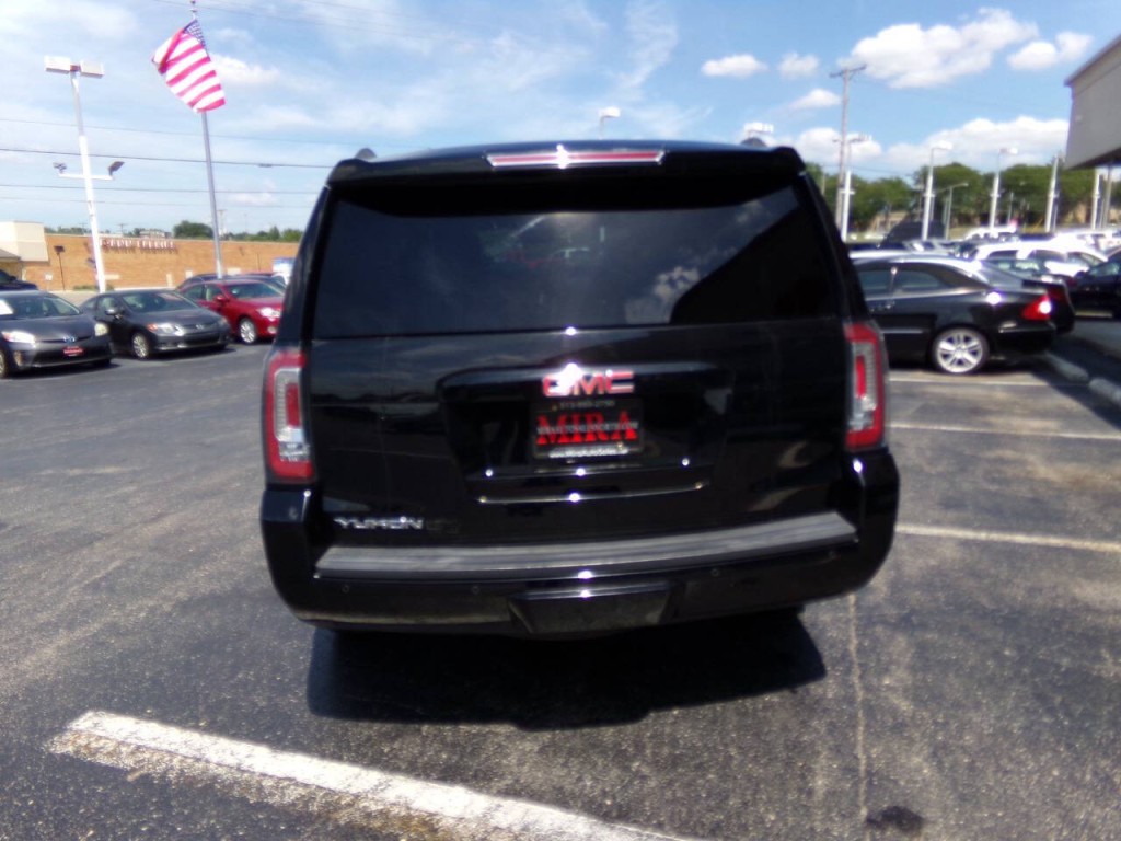 2015 GMC Yukon Image 3