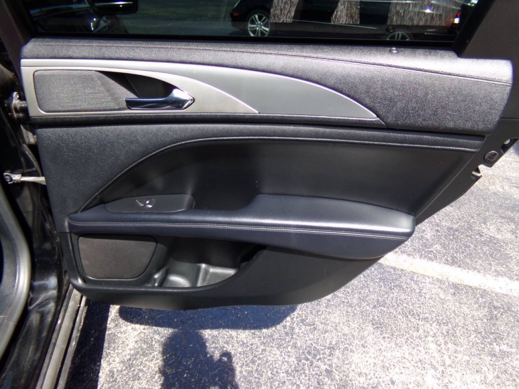 2017 Lincoln MKZ Image 20