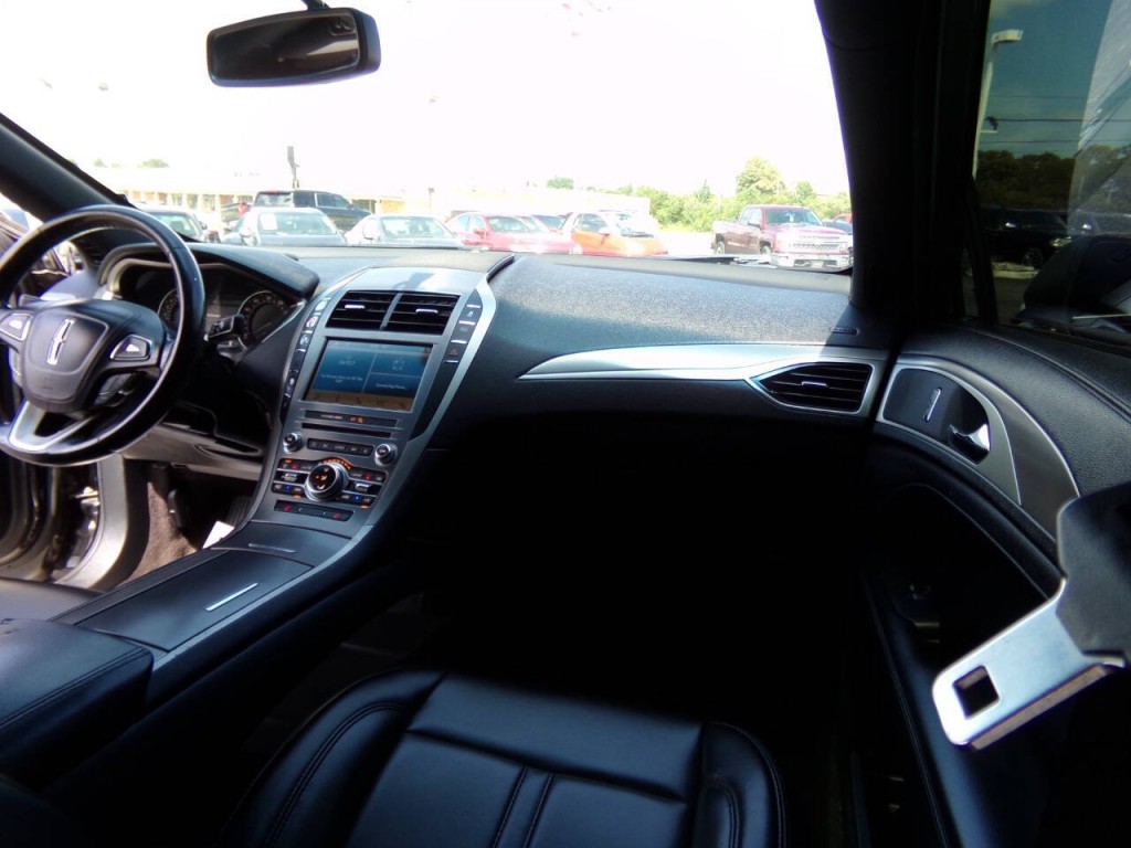 2017 Lincoln MKZ Image 22
