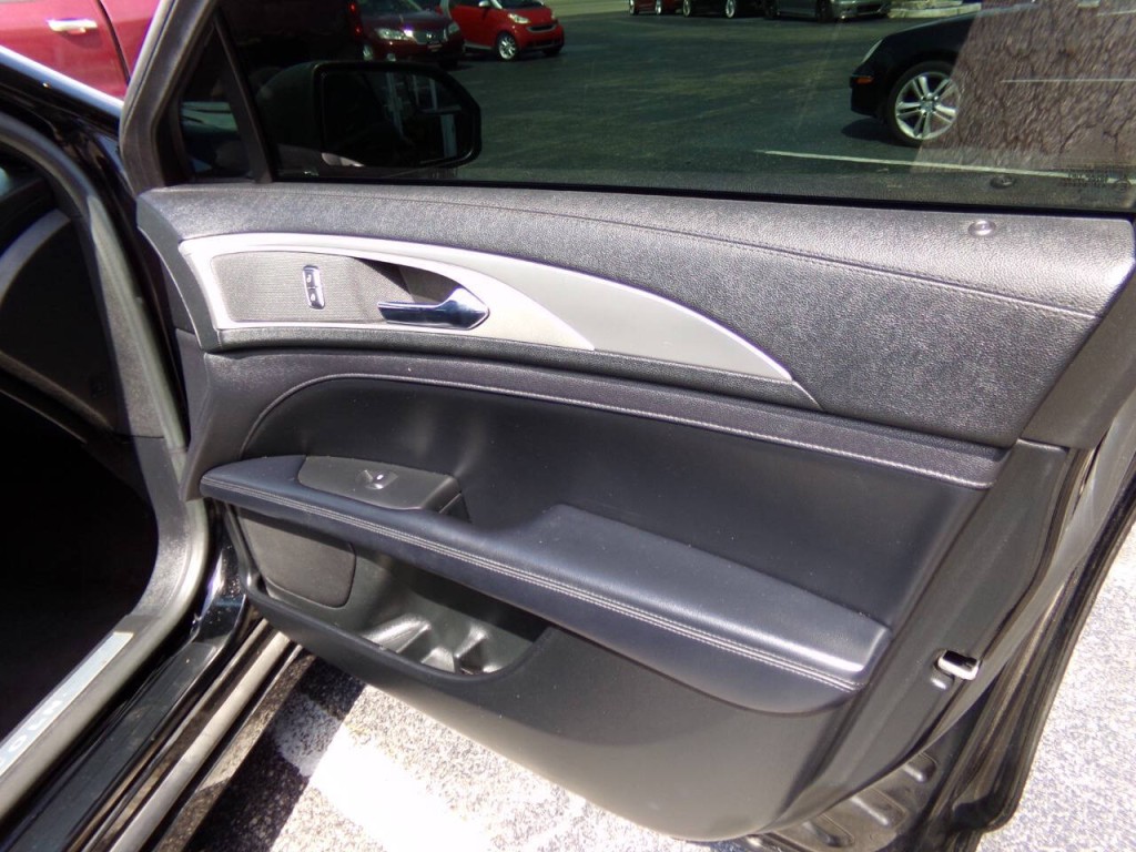 2017 Lincoln MKZ Image 23