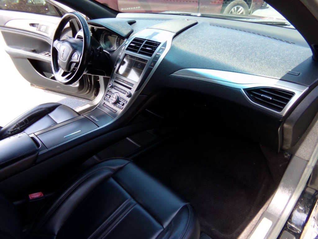 2017 Lincoln MKZ Image 24