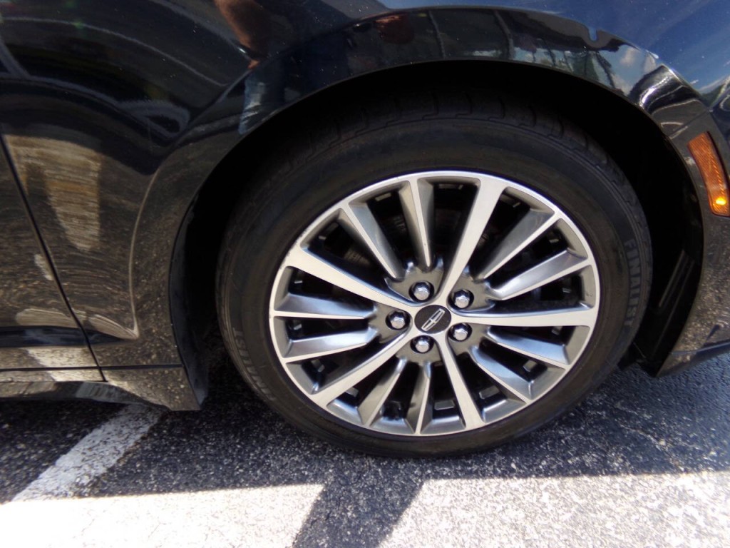 2017 Lincoln MKZ Image 26