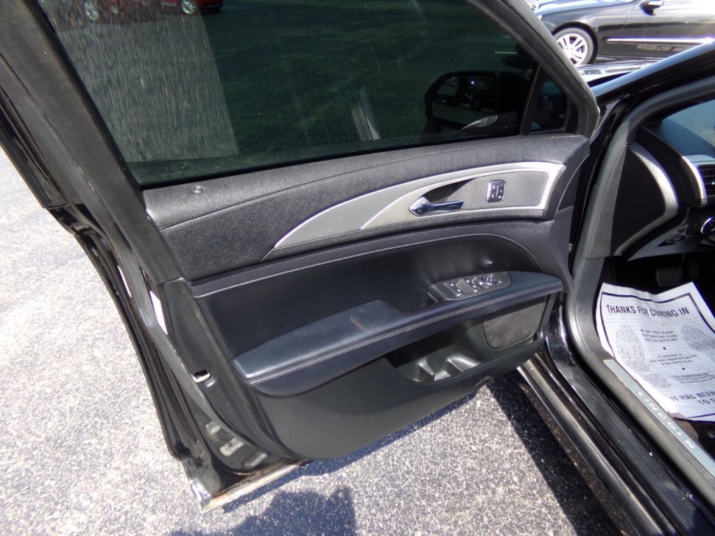 2017 Lincoln MKZ Image 30